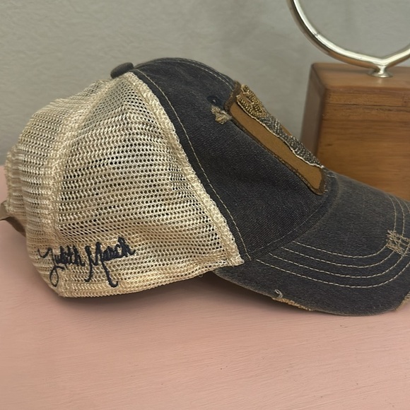 Blue beaded deer patch hat Judith March - Picture 3 of 10